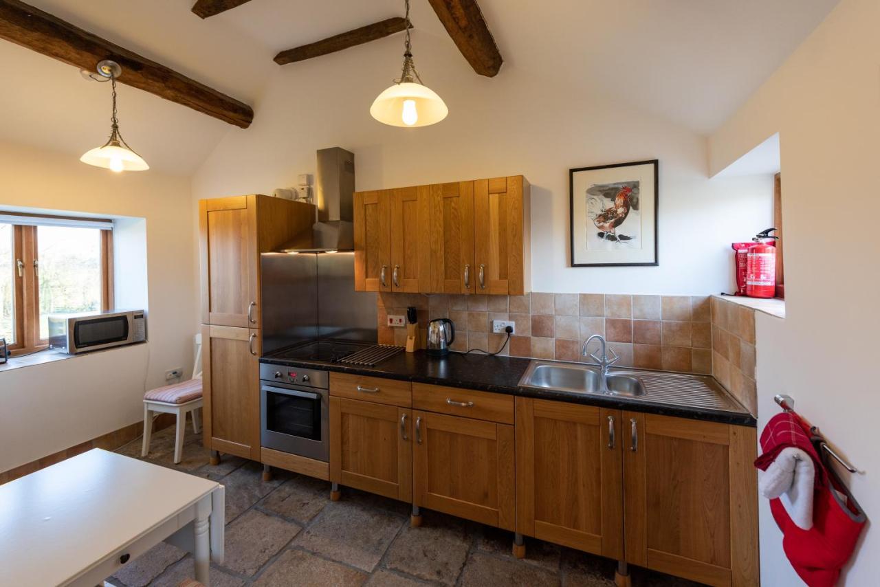 Villa Whitley Coach House Esterno foto